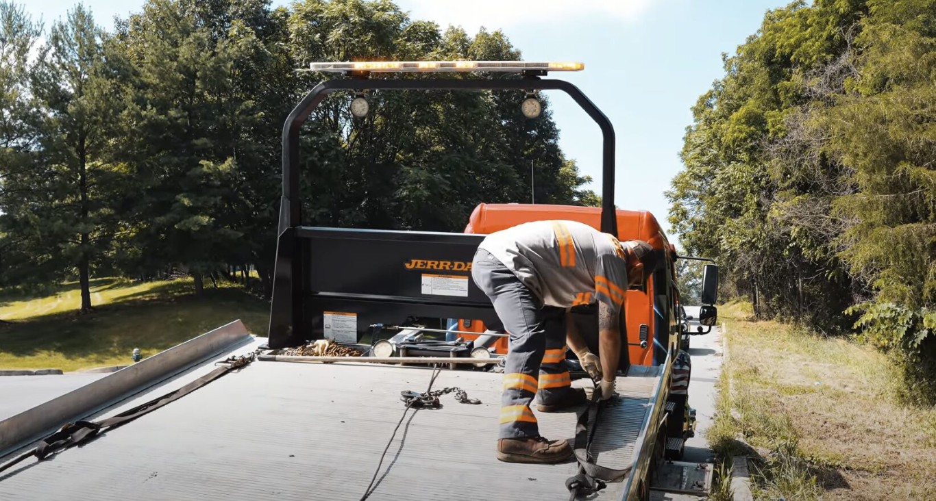 Trained professional towing and roadside assistance in Encinitas, CA